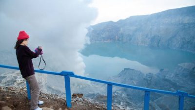 Kawah Ijen Banyuwangi, Menikmati Fenomena Alam Unik dan Langka