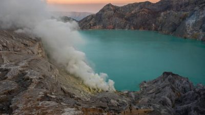 Menikmati Keindahan Kawah Ijen Banyuwangi dan Fenomena Blue Fire