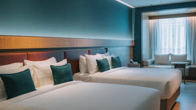 Menginap di Hotel